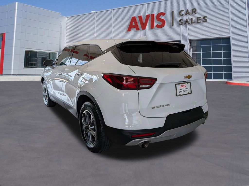 View vehicle photo 2