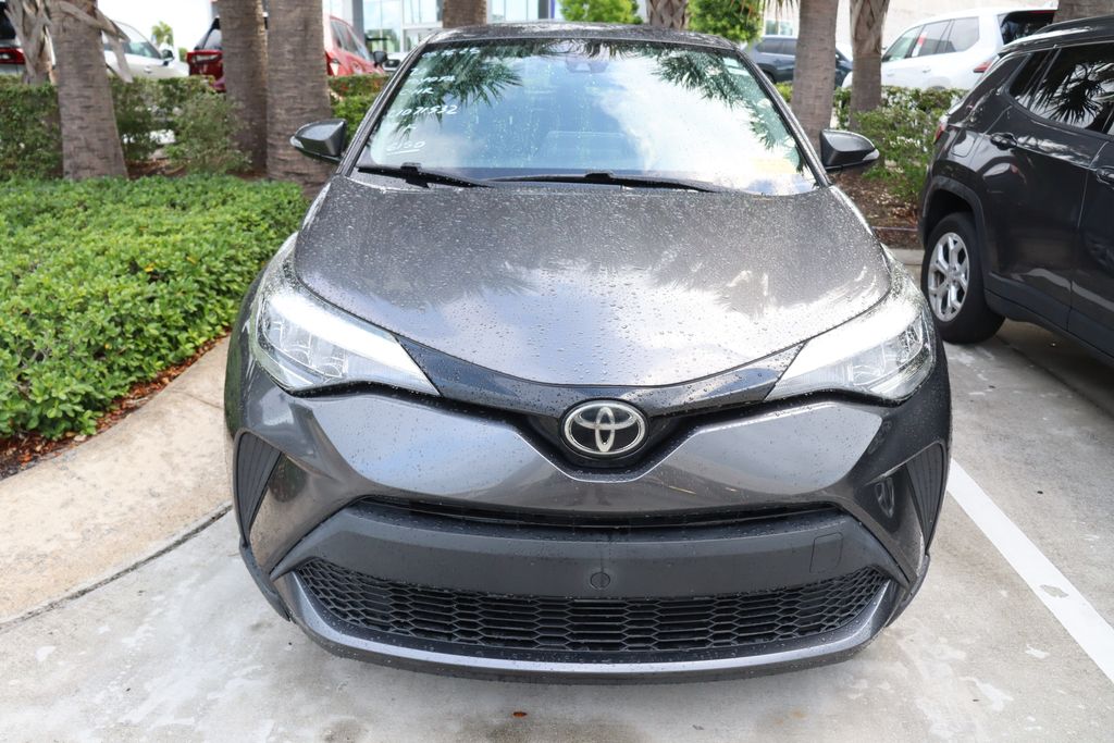 2020 Toyota C-HR LE 5