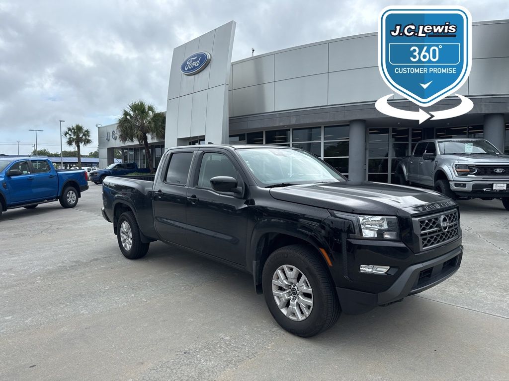 2024 Nissan Frontier SV
