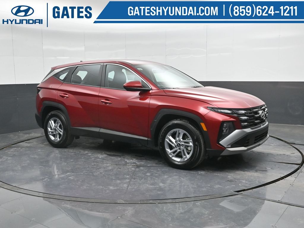 Ultimate Red 2025 Hyundai Tucson SE FWD SUV / Crossover Front-Wheel Drive 8-Speed Automatic