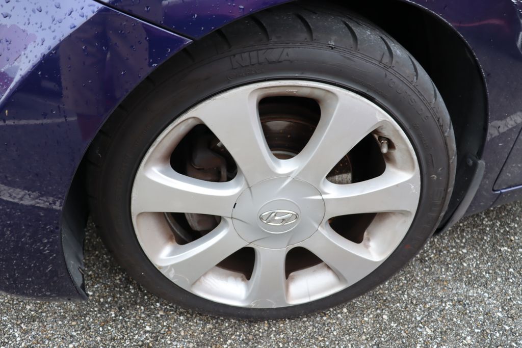 Thumbnail: 2013 Hyundai Elantra - 4