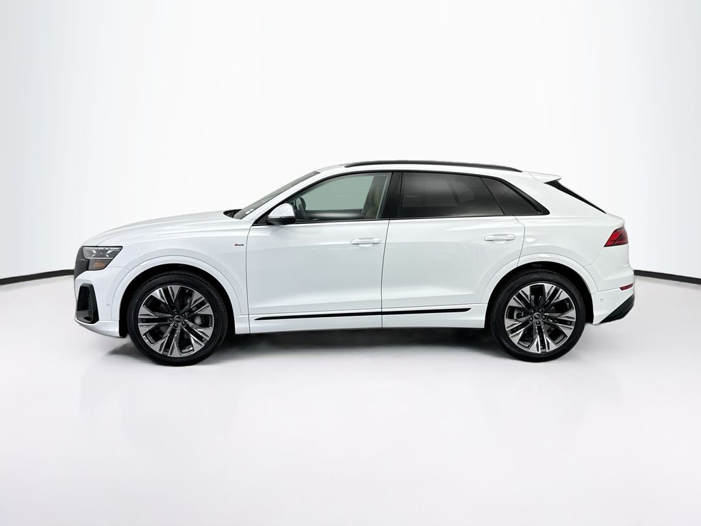 Thumbnail: 2026 Audi Q8 - 8