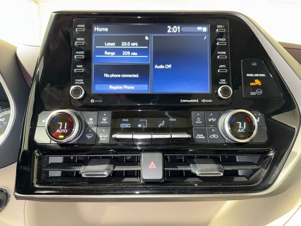 2022 Toyota Highlander XLE 29