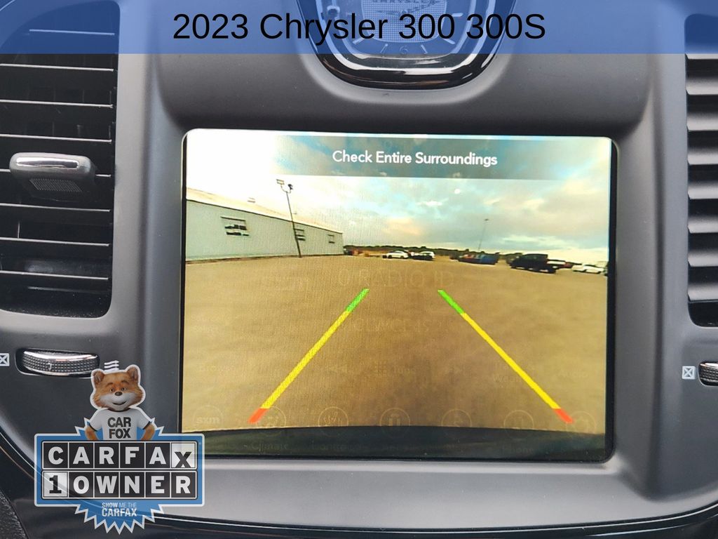 2023 Chrysler 300 S 18