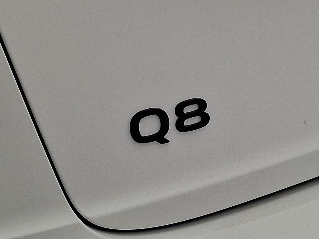 Thumbnail: 2026 Audi Q8 - 16