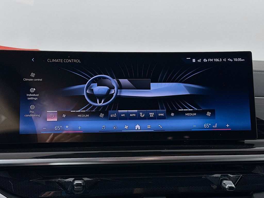 Thumbnail: 2026 BMW X7 - 14
