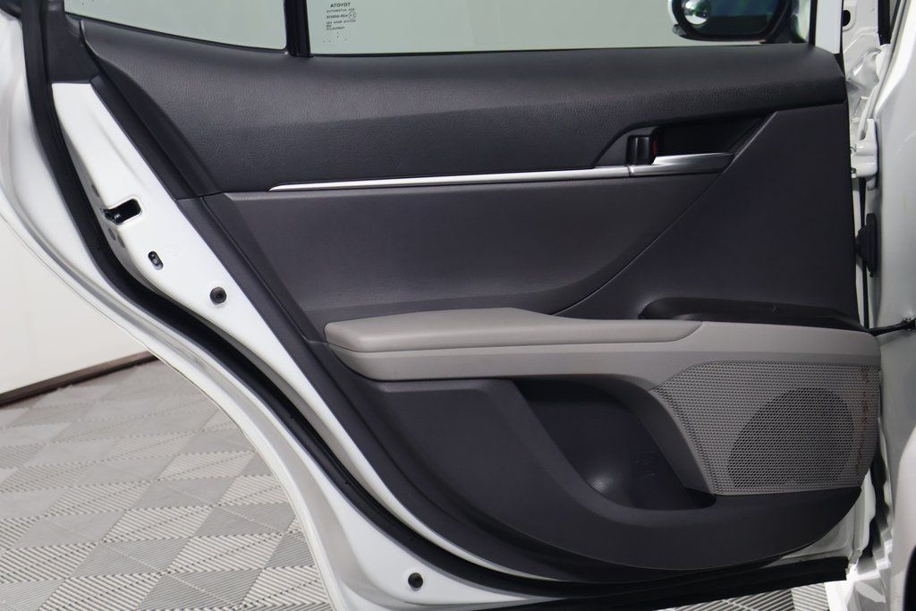 Thumbnail: 2022 Toyota Camry - 13