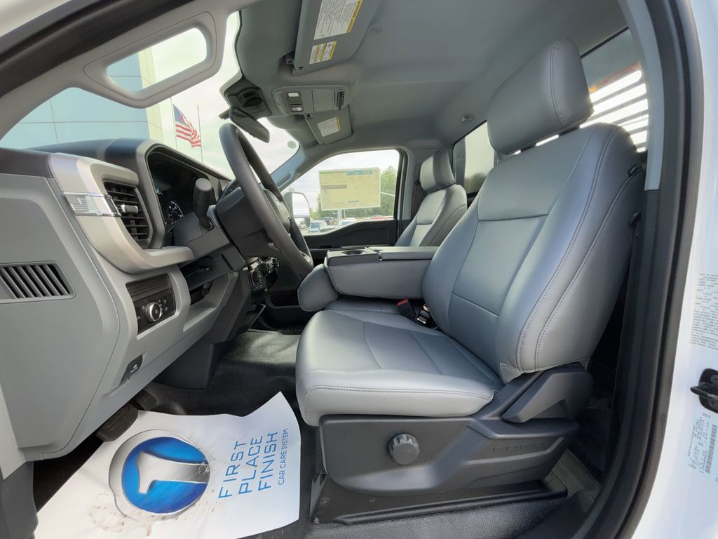 New 2024 Oxford White Ford F-350® XL image 13