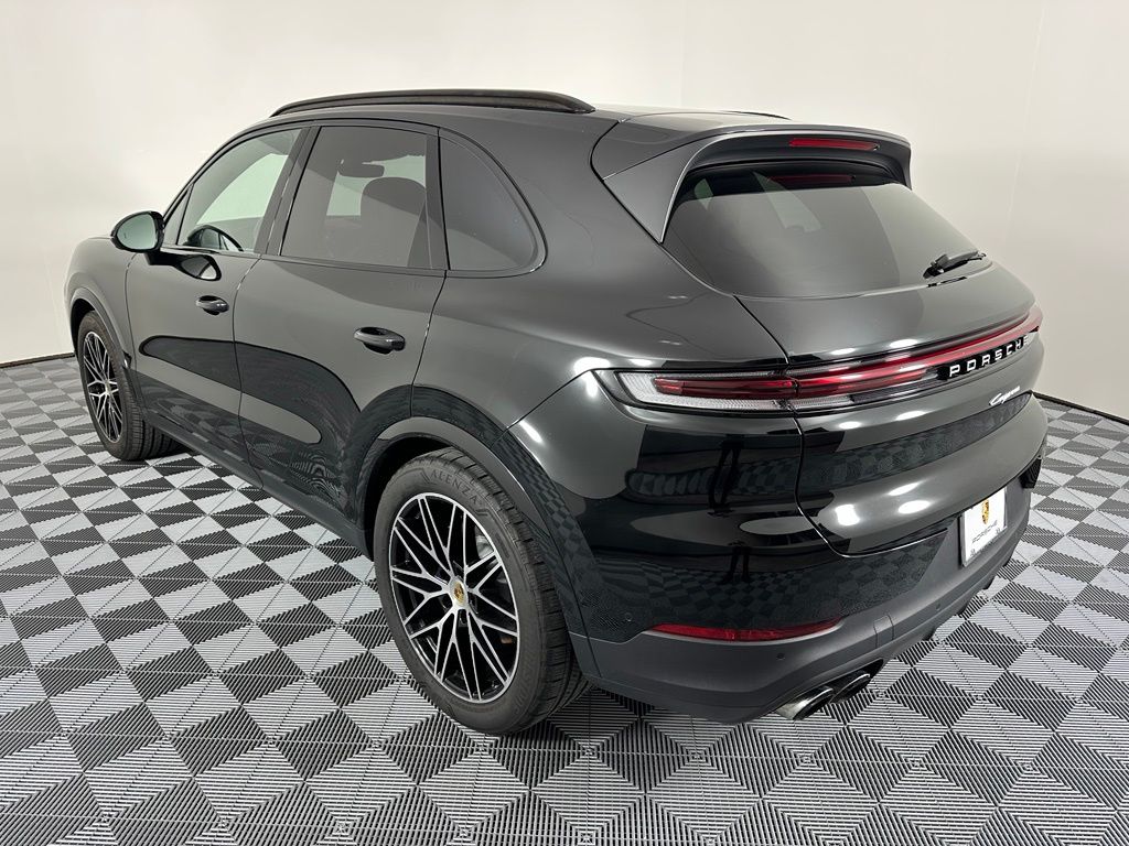 Thumbnail: 2024 Porsche Cayenne - 3