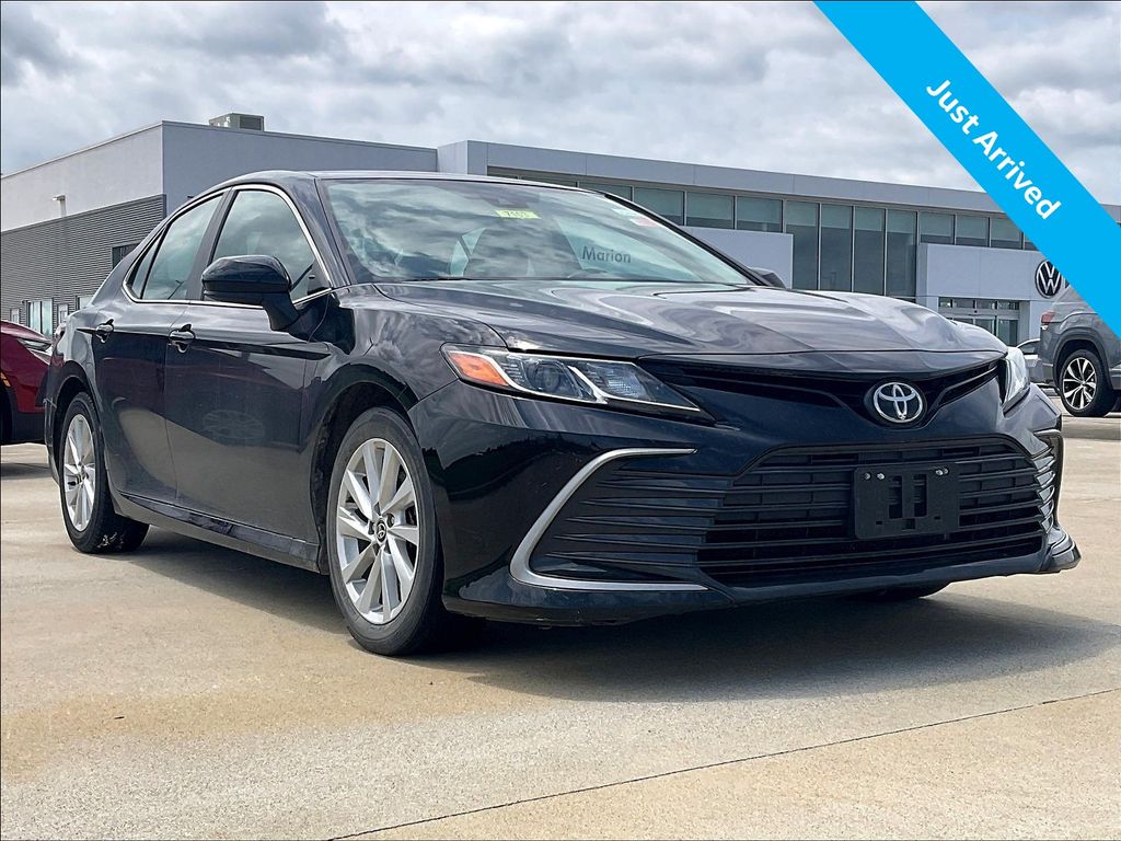 2022 Toyota Camry LE FWD