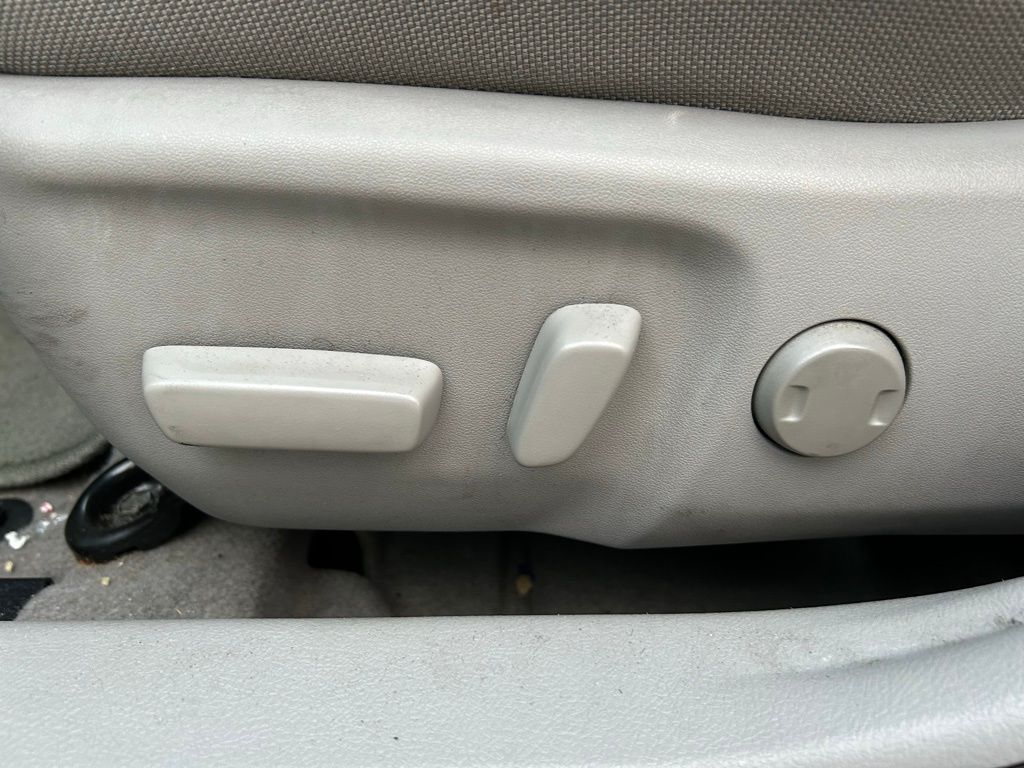 Thumbnail: 2017 Toyota Camry - 15