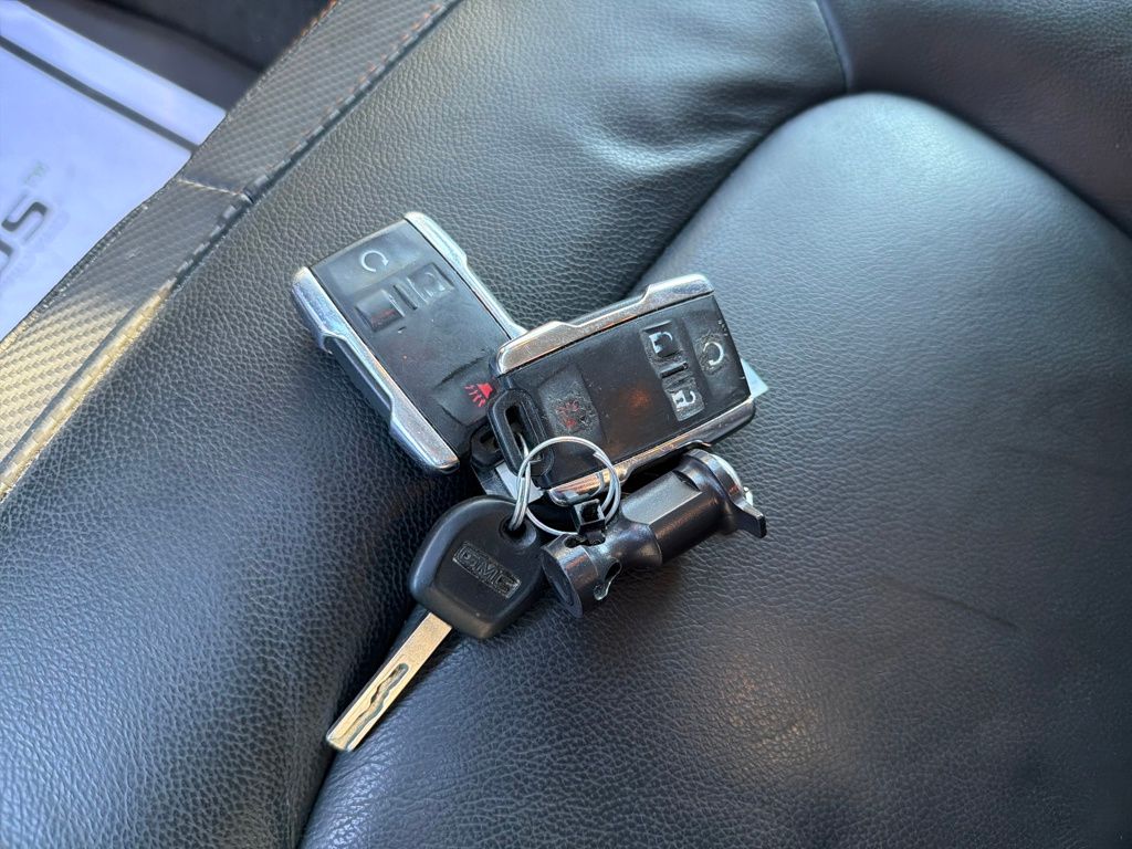 used 2021 GMC Canyon car, priced at $25,900