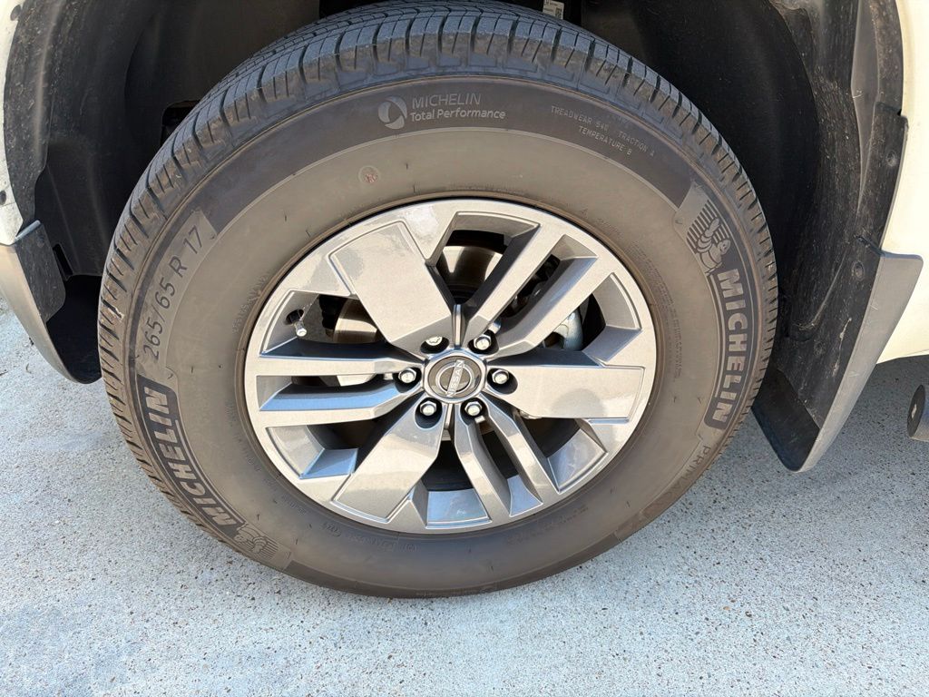 Used 2025 Nissan Frontier Truck