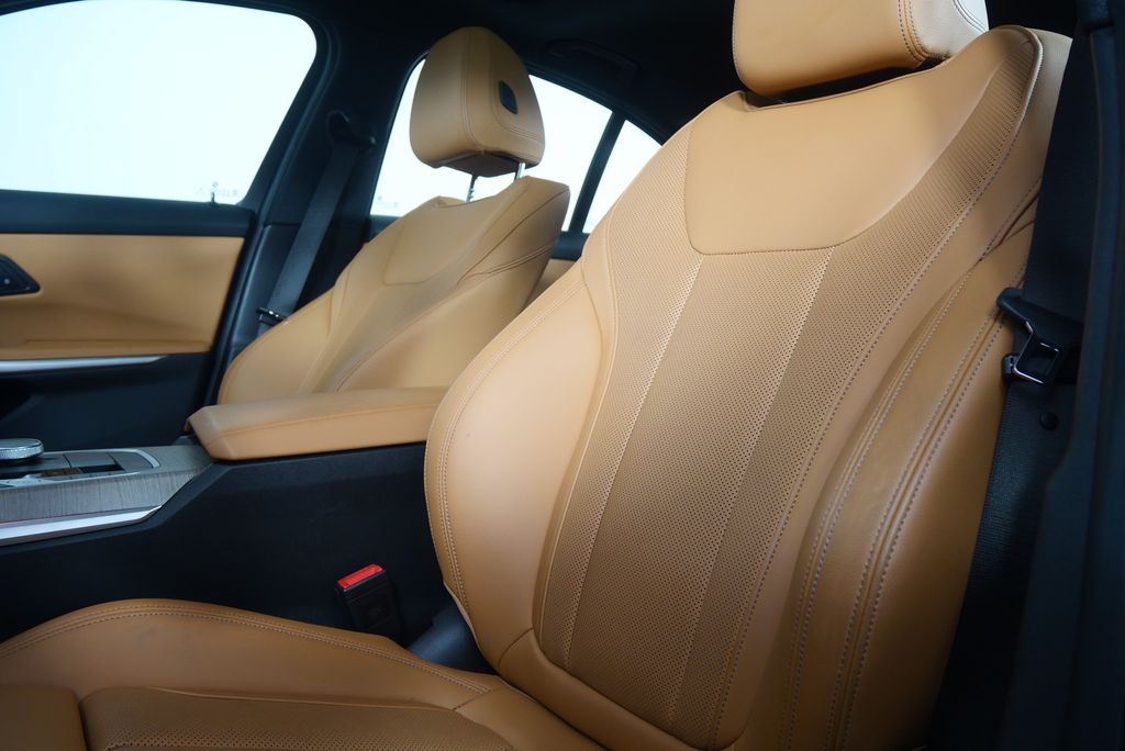 Thumbnail: 2025 BMW 3 Series - 11