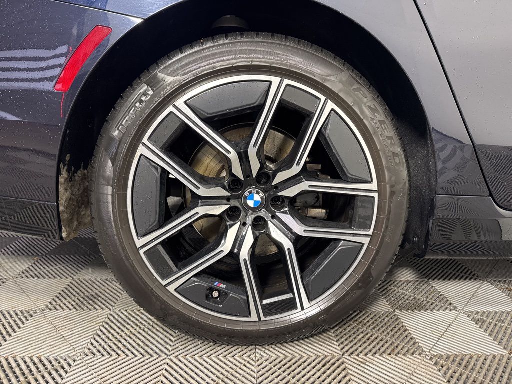 Thumbnail: 2023 BMW 7 Series - 11