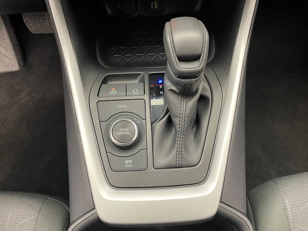 Thumbnail: 2025 Toyota RAV4 - 29