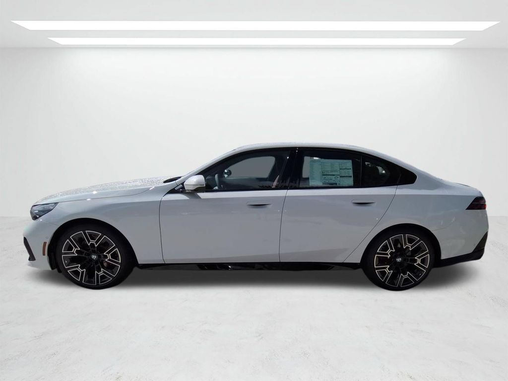 New 2027 White BMW eDrive40 image 7