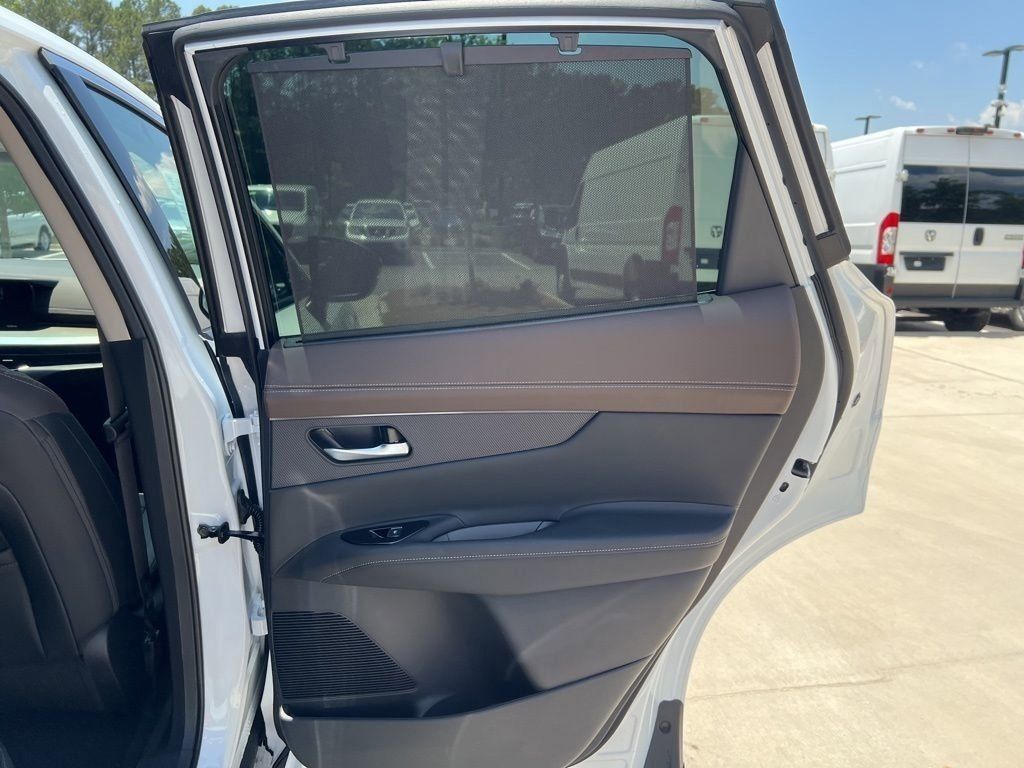 2025 Everest White Pearl Tricoat Nissan Murano Platinum AWD SUV