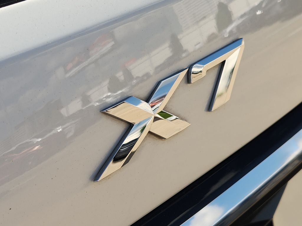 2023 BMW X7 xDrive40i White at Gullo Toyota