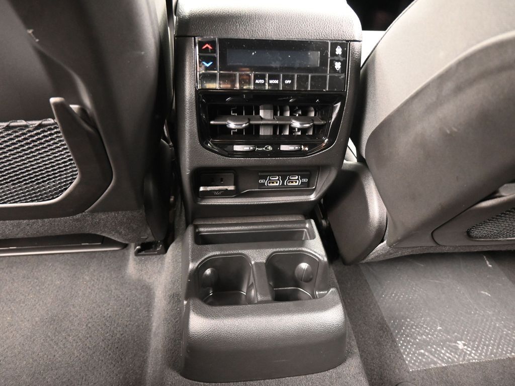 Used 2024 Silver Zynith Jeep Laredo image 37