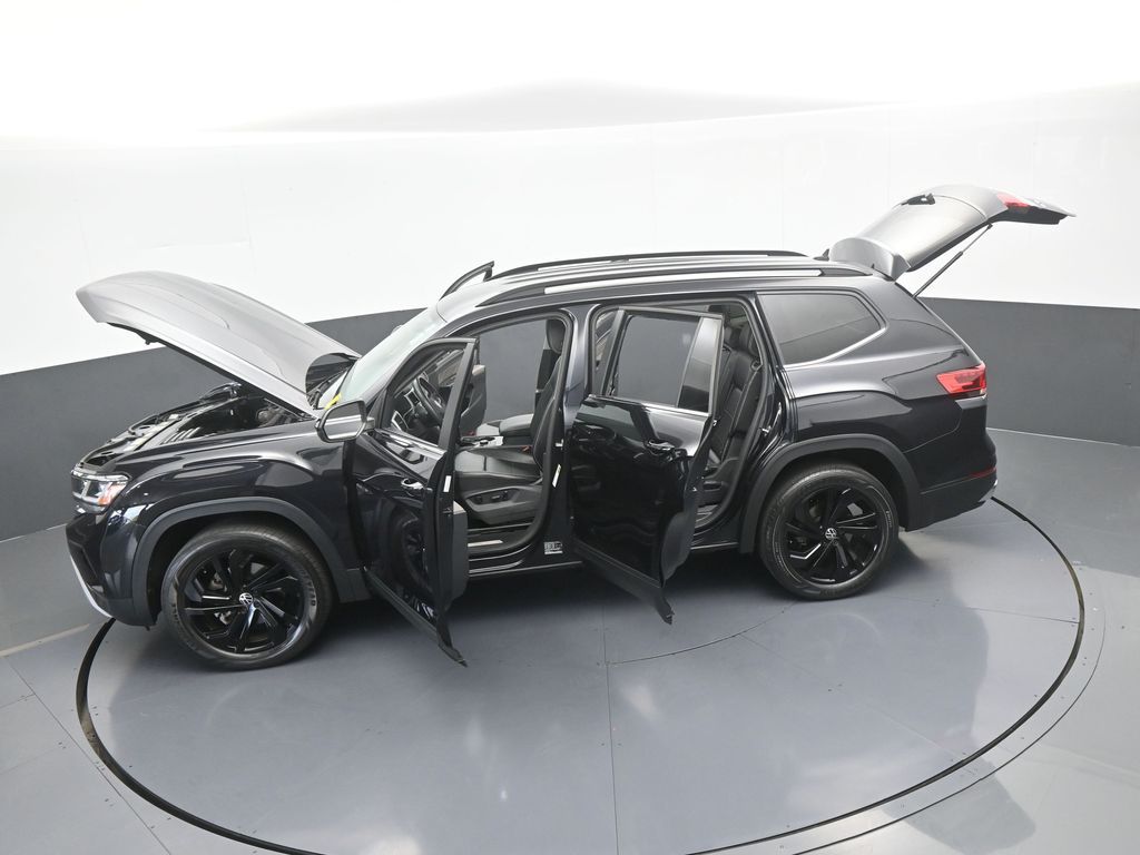 Used 2022 Deep Black Volkswagen 3.6L V6 SE w/Technology image 67