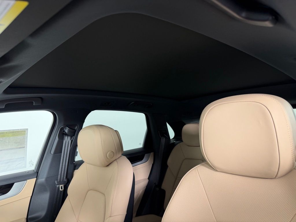 Thumbnail: 2026 Porsche Cayenne - 22