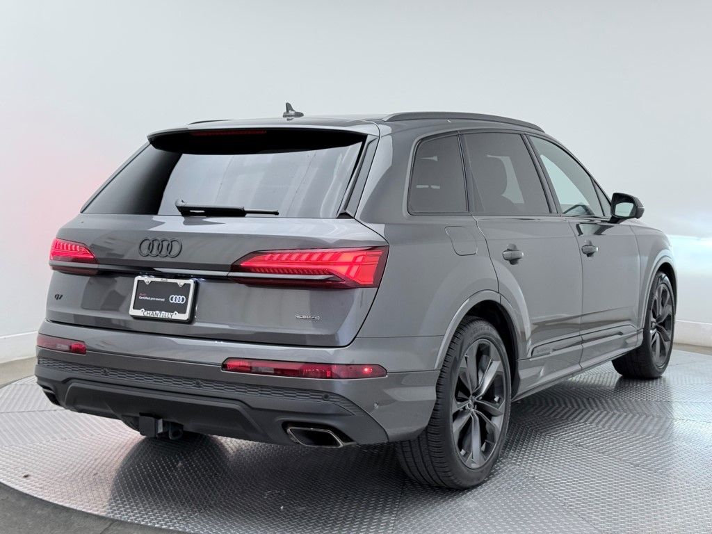 Thumbnail: 2025 Audi Q7 - 12