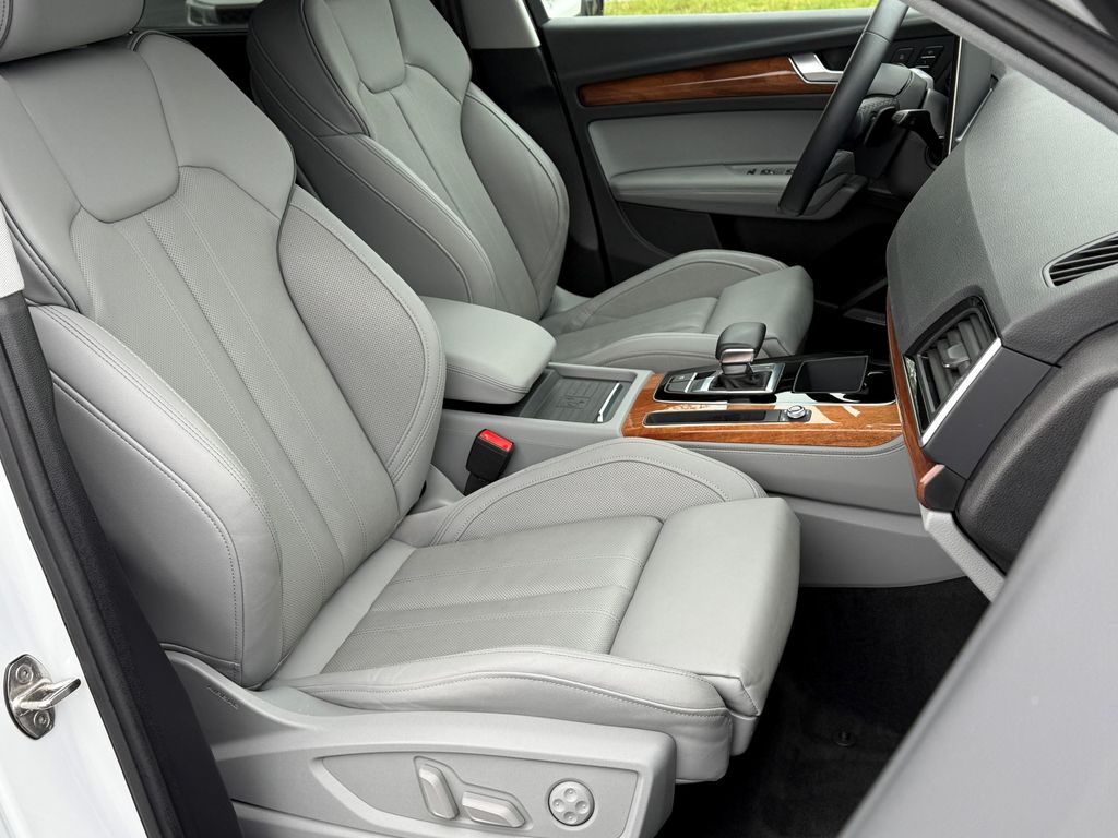 Thumbnail: 2023 Audi Q5 - 15