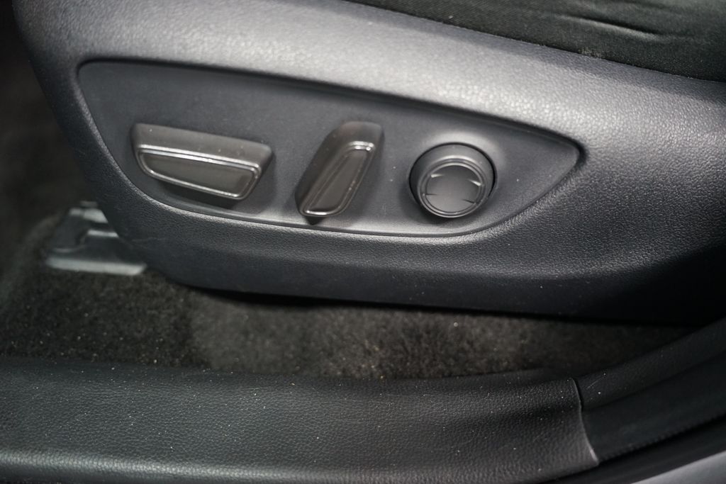 Thumbnail: 2024 Toyota RAV4 - 11