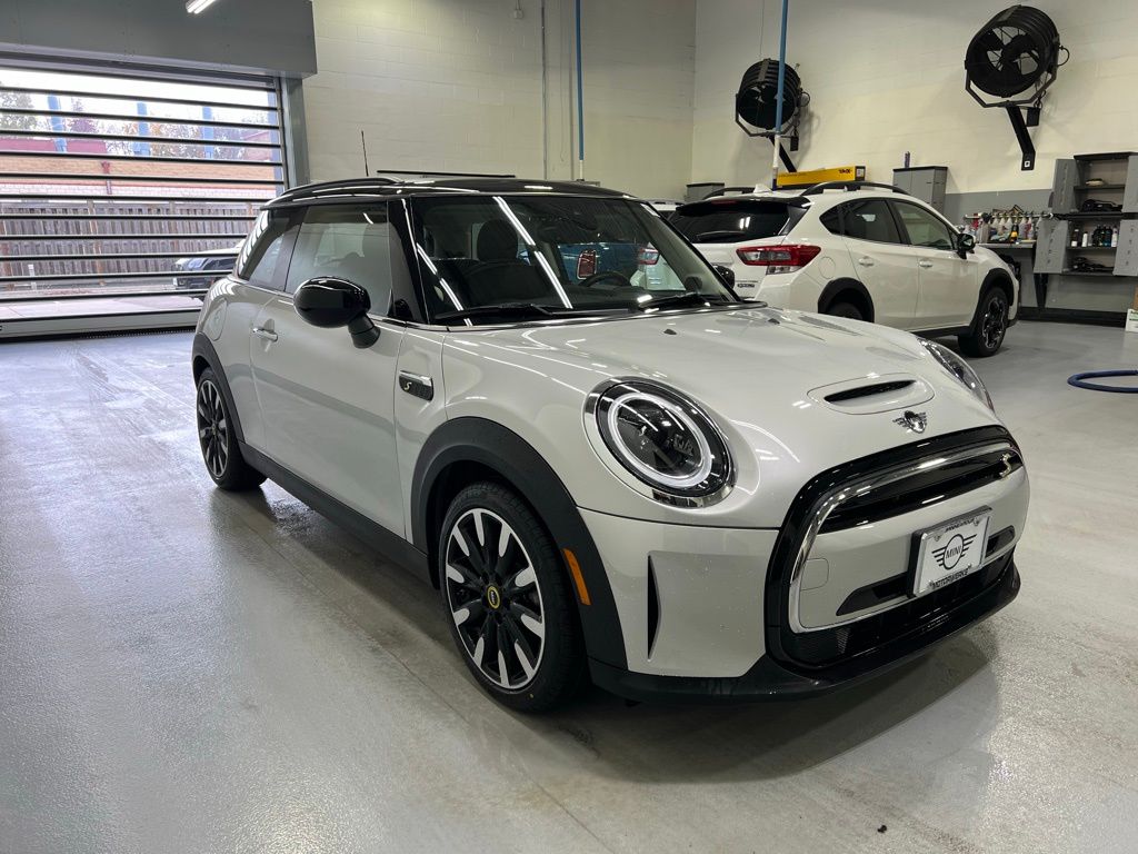 2022 MINI Cooper SE 7