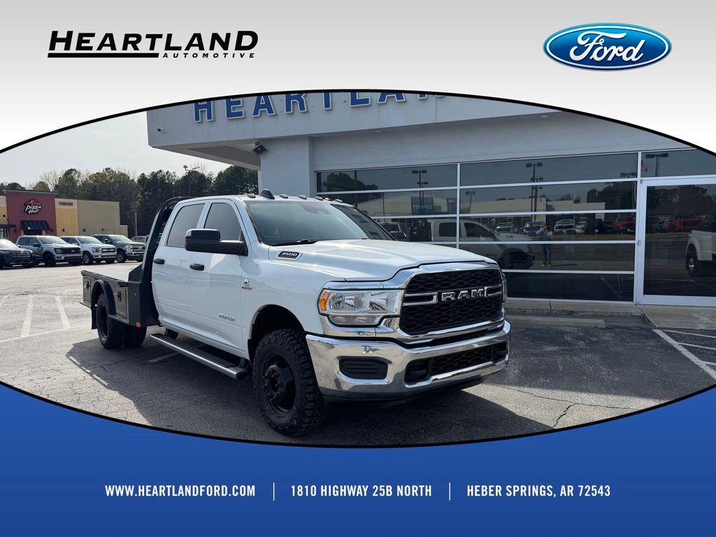 2022 RAM 3500 Chassis Tradesman Crew Cab DRW 4WD