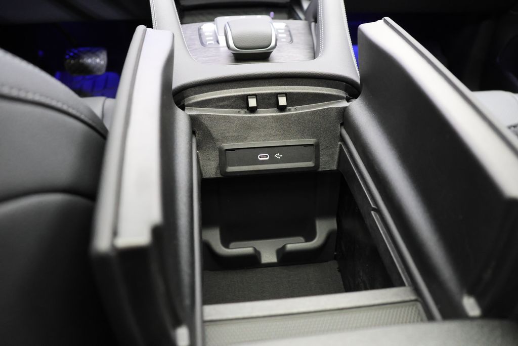 Thumbnail: 2026 Mercedes-Benz GLE - 30