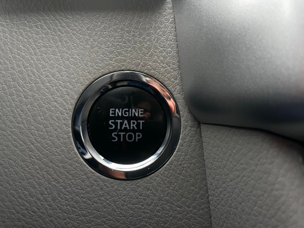 Thumbnail: 2017 Toyota Highlander - 21