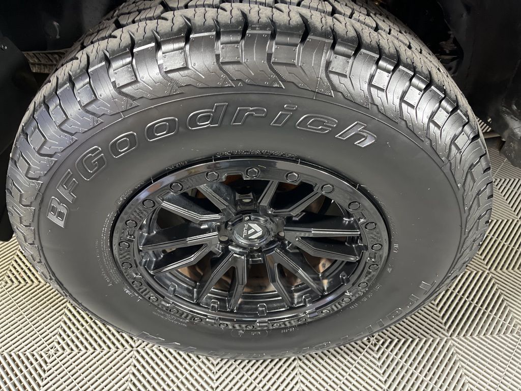 Thumbnail: 2020 Toyota 4Runner - 12