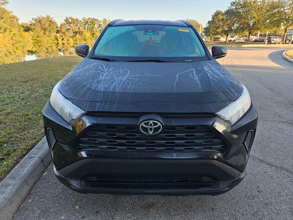 2021 Toyota RAV4 LE 8