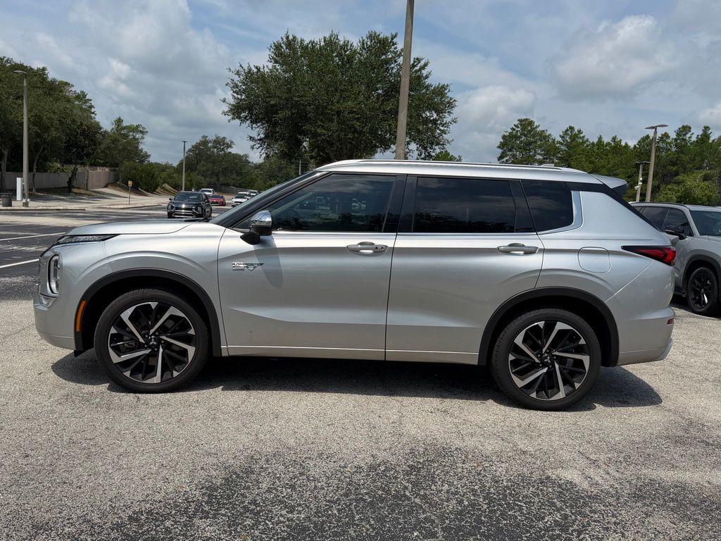 Used 2025 Mitsubishi Outlander PHEV SUV