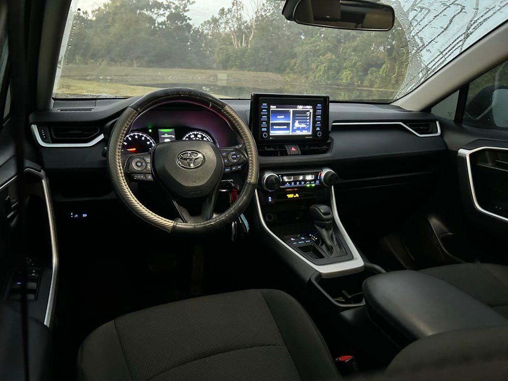 Thumbnail: 2022 Toyota RAV4 - 12