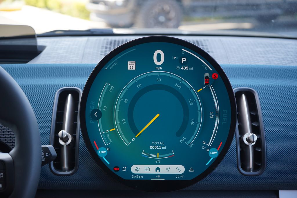 2025 MINI Cooper Countryman Iconic 18