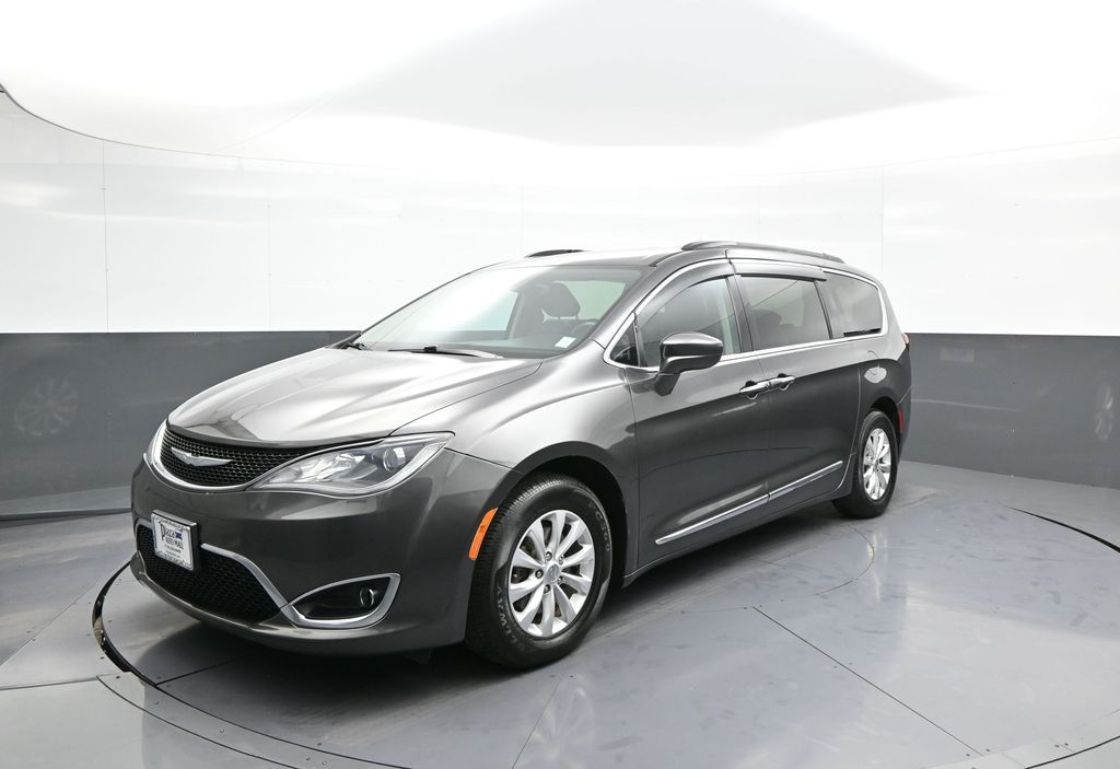2017 Chrysler Pacifica Touring L FWD