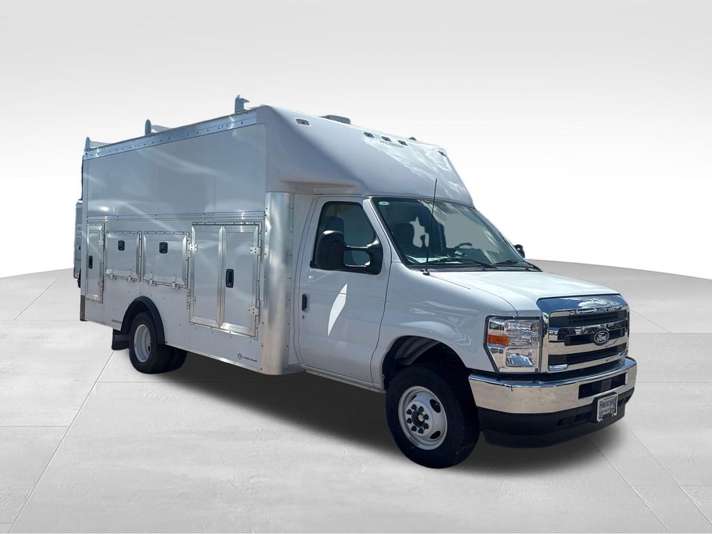 Oxford White 2027 Ford E-Series Chassis Pickup Truck Rear-Wheel Drive 6-Speed Automatic