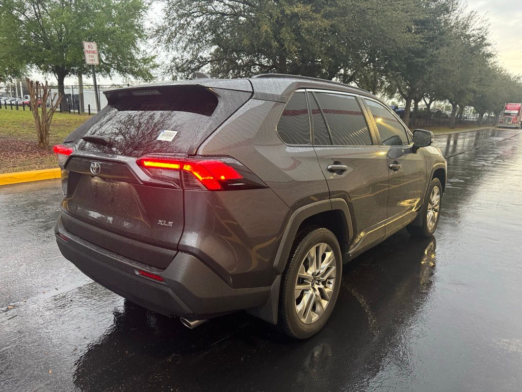 2024 Toyota RAV4 XLE Premium 5