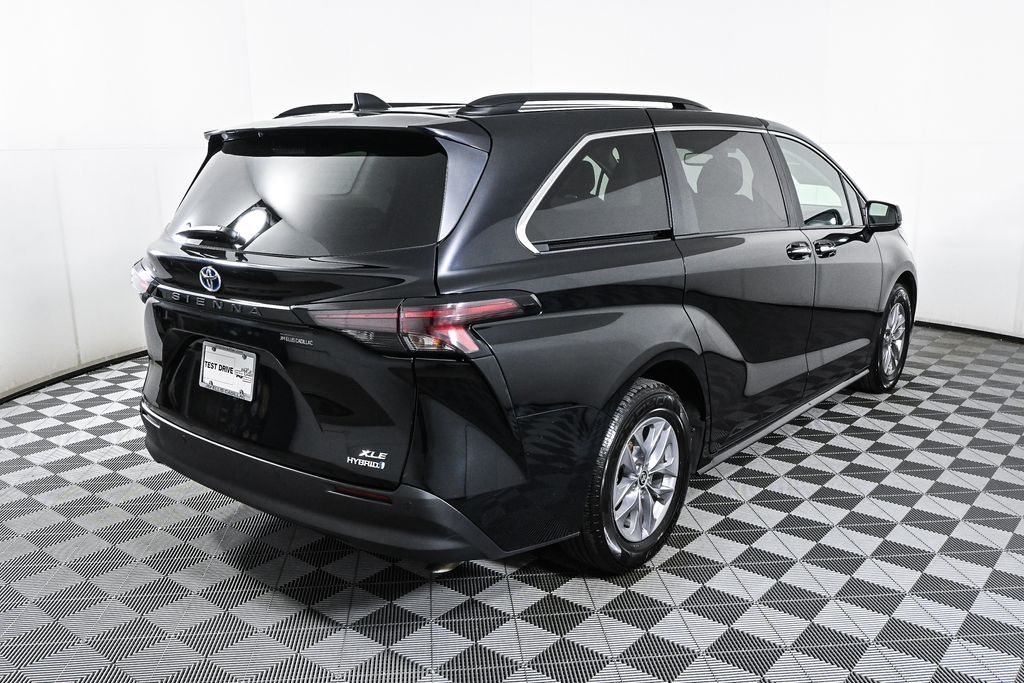 2023 Toyota Sienna XLE Hybrid 6