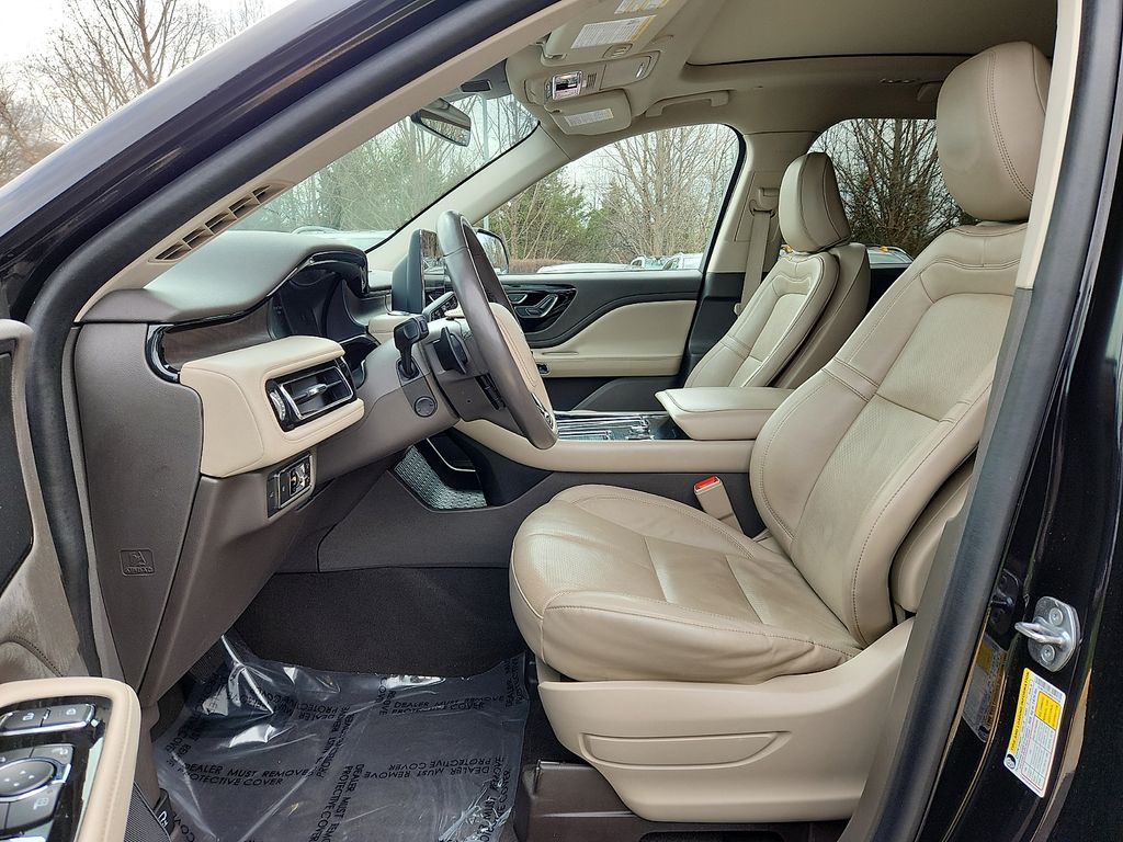 Thumbnail: 2021 Lincoln Aviator - 14