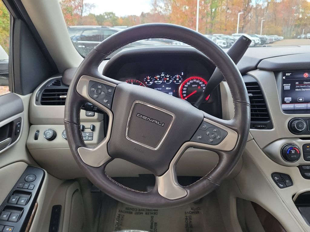 2015 GMC Yukon XL Denali 11