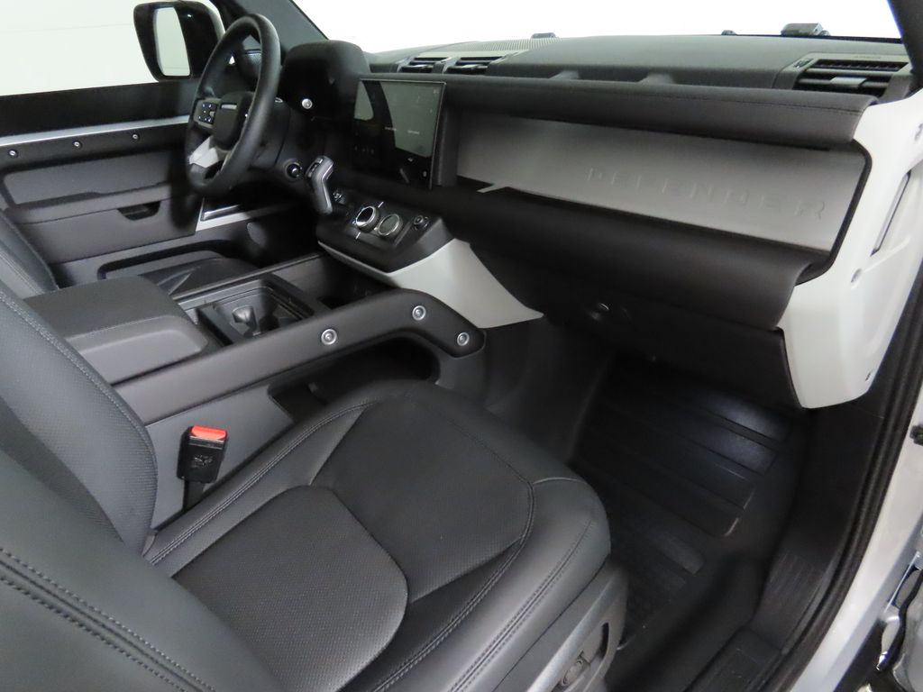 2024 Land Rover Defender 110 18