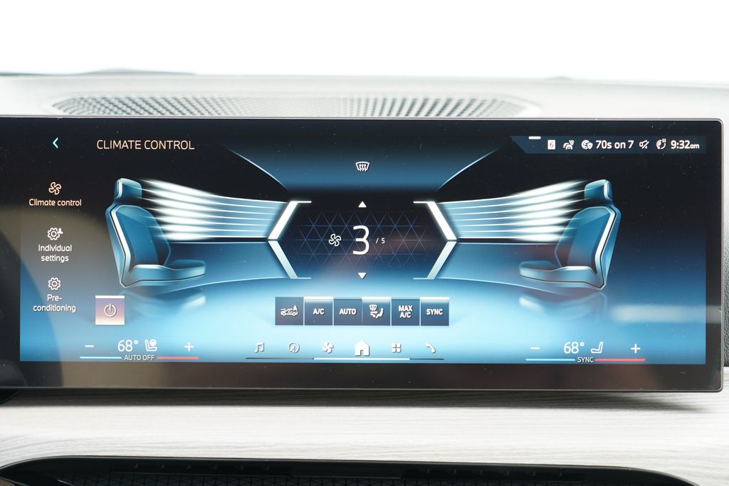 Thumbnail: 2026 BMW i4 - 17