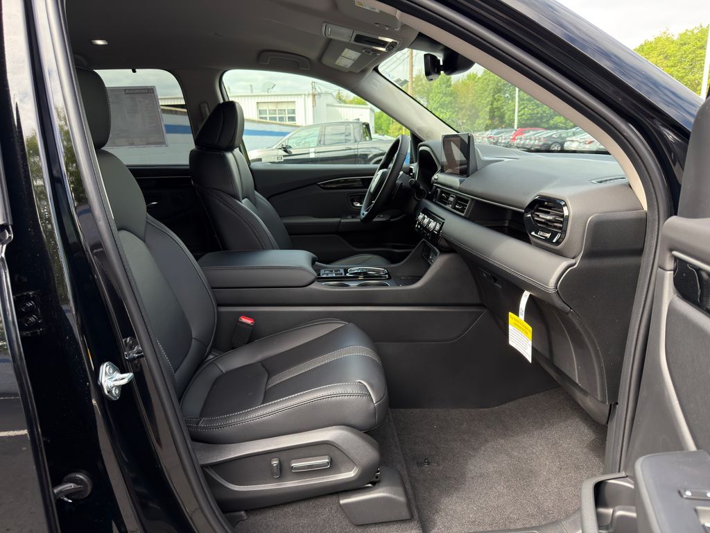 Thumbnail: 2026 Honda Pilot - 25