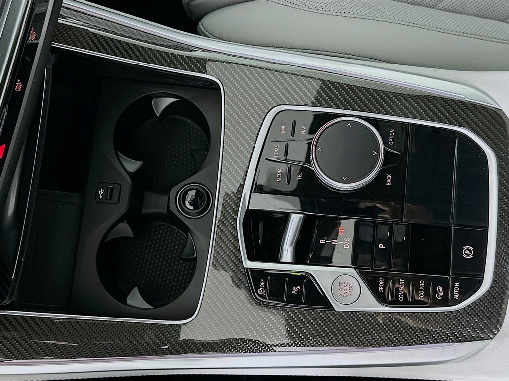 Thumbnail: 2026 BMW X5 - 15