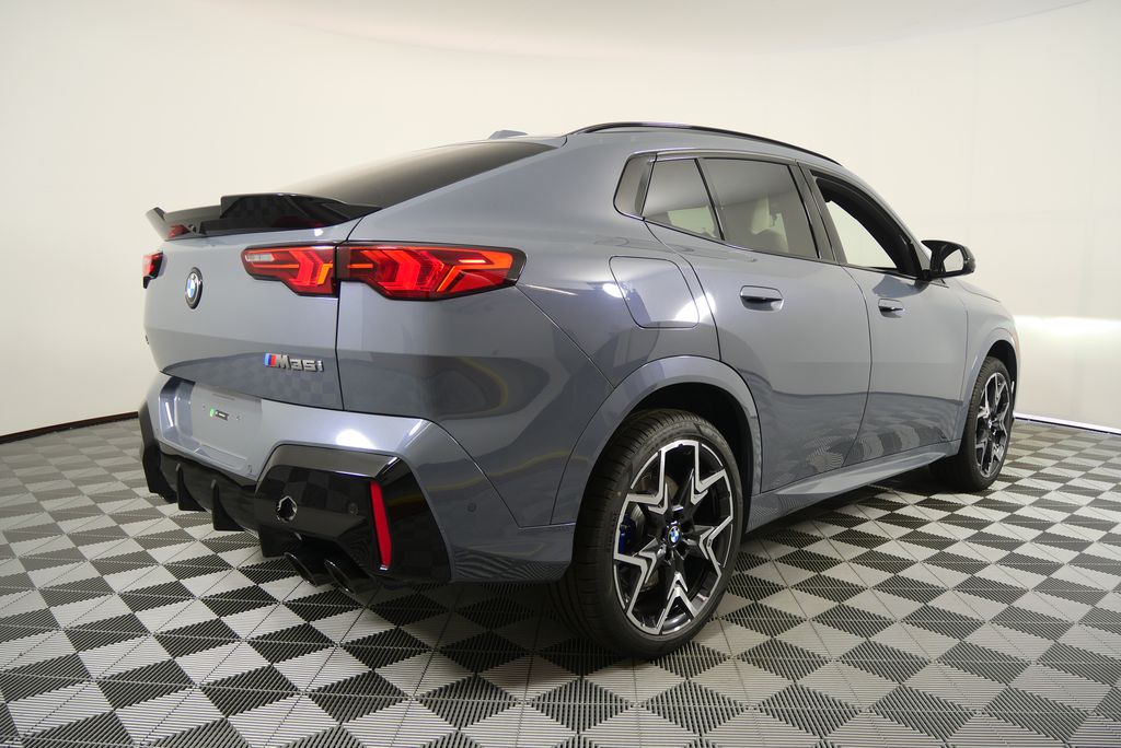Thumbnail: 2025 BMW X2 - 3