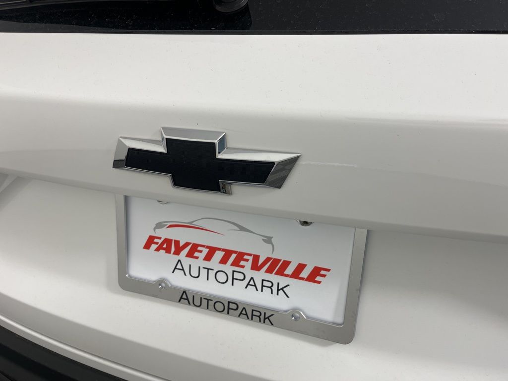 Thumbnail: 2025 Chevrolet Trax - 17